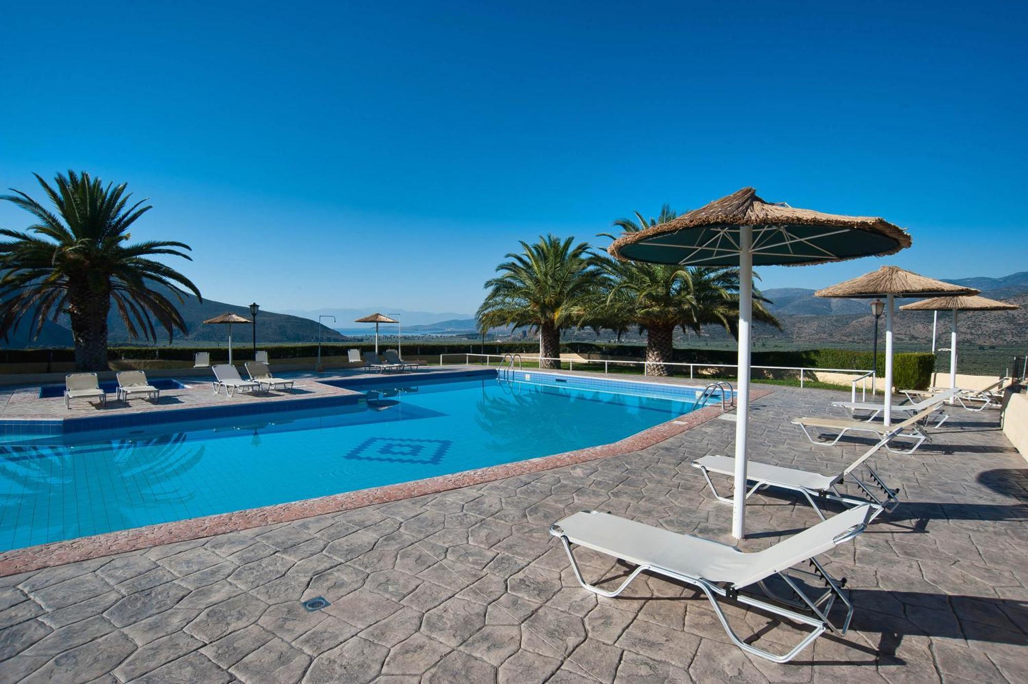 Chrissa Camping Rooms & Bungalows Дельфы Экстерьер фото