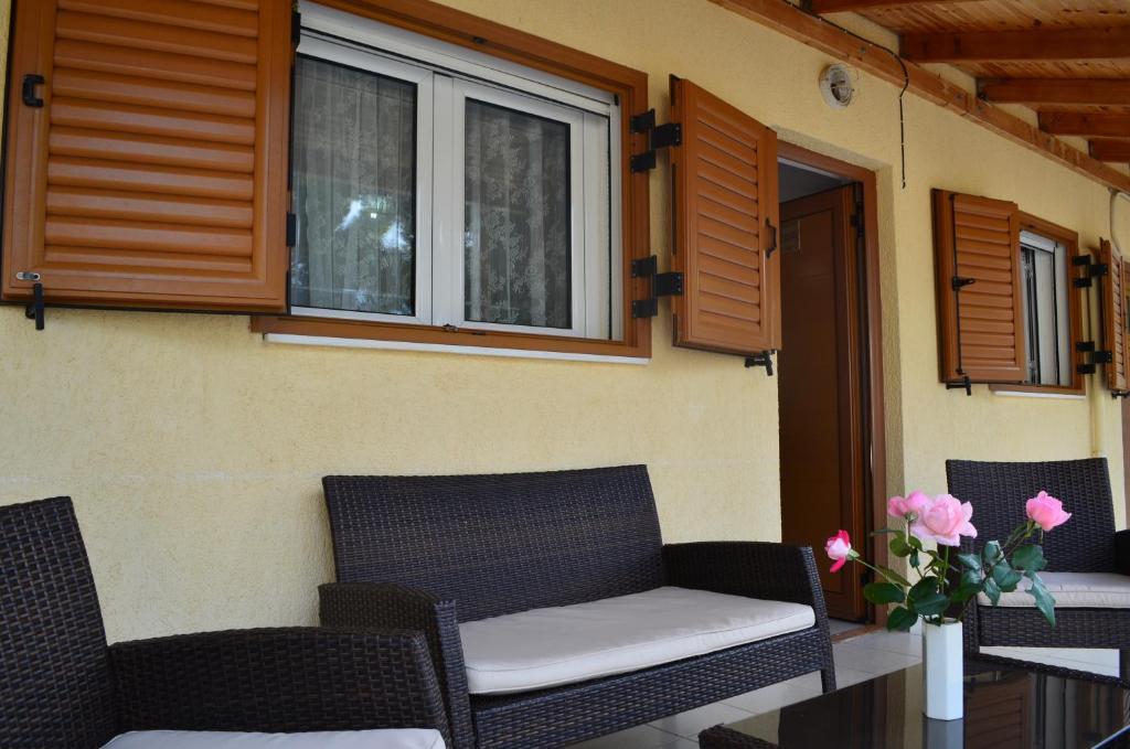 Chrissa Camping Rooms & Bungalows Дельфы Номер фото