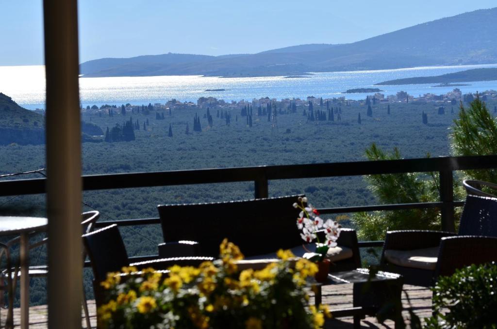 Chrissa Camping Rooms & Bungalows Дельфы Номер фото