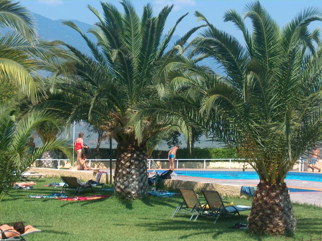 Chrissa Camping Rooms & Bungalows Дельфы Экстерьер фото